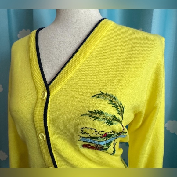 Vintage golf cardigan.  Early 60s. - Picture 6 of 7